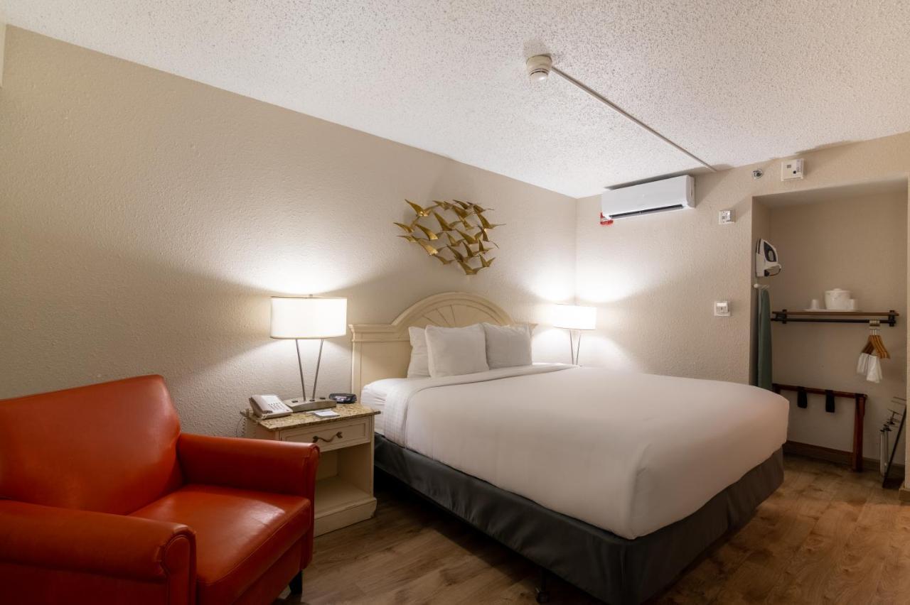 Emerald Hotel