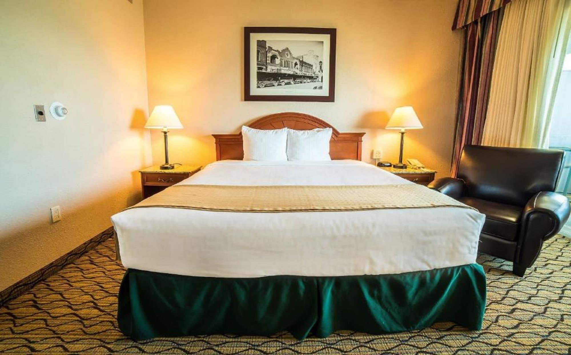 Emerald Hotel