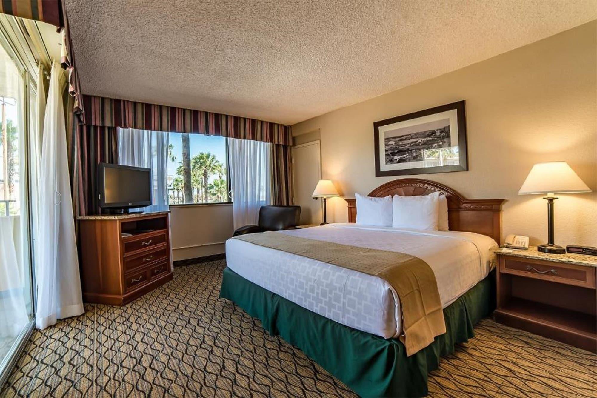 Hotel Emerald