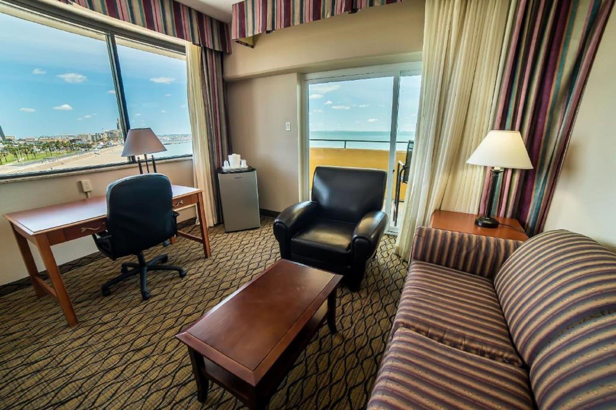 Hotel Emerald 3*