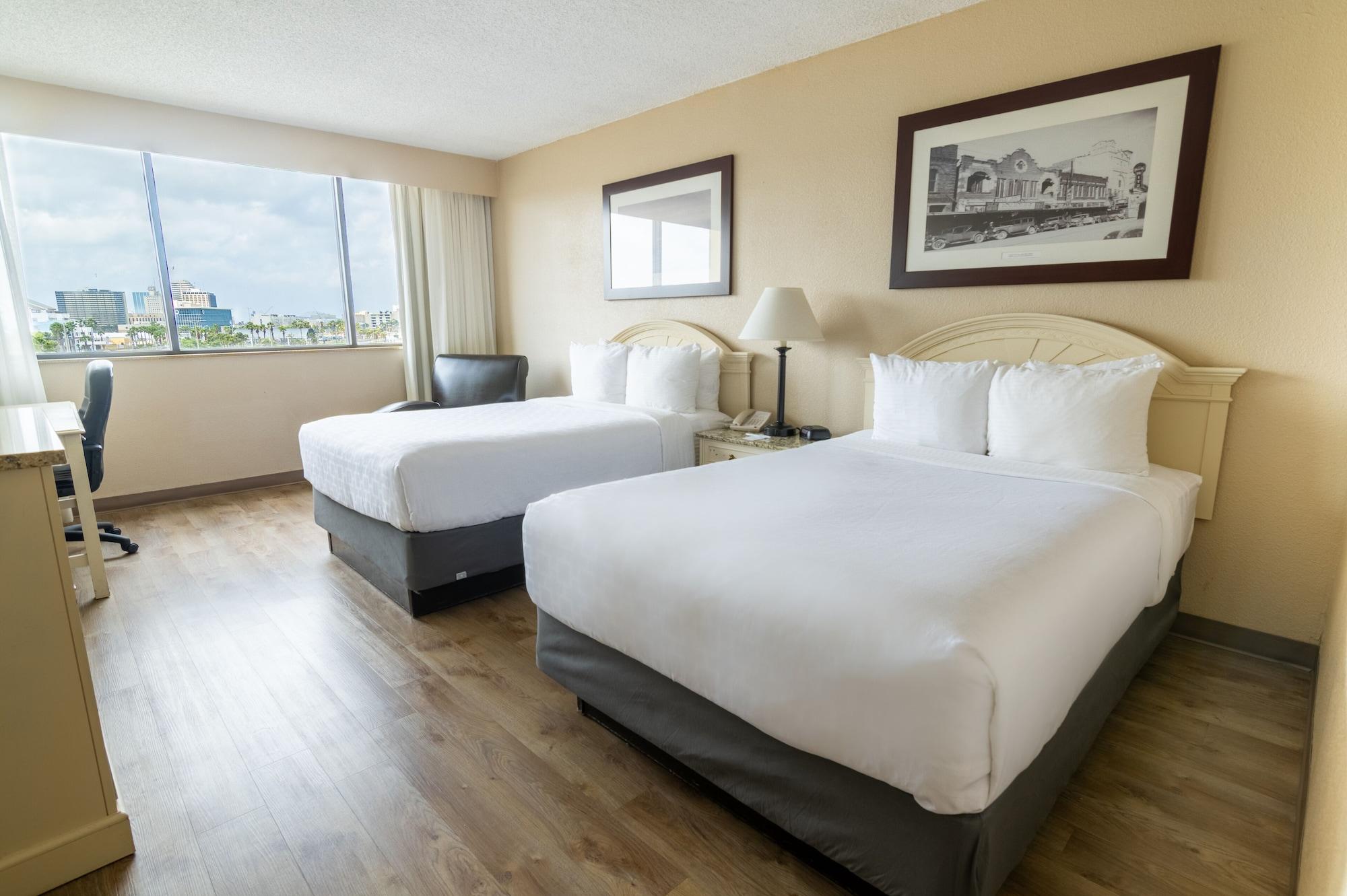 Hotel Emerald 3*